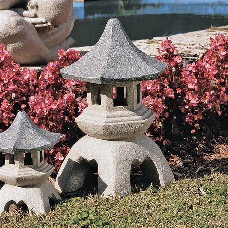 DESIGN TOSCANO Pagoda Lantern Sculpture: Large NG29870